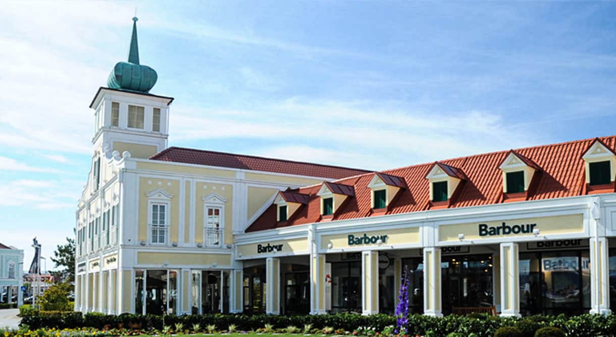 Shops im Designer Outlet Parndorf